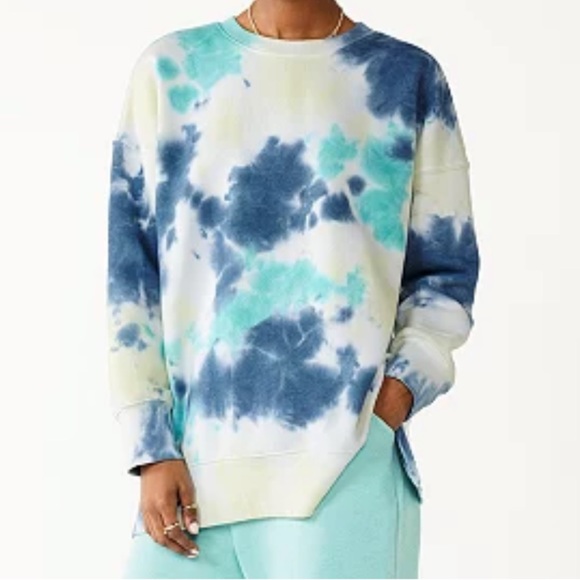 SO Tops - Cozy SO high low tie dye sweatshirt! Size S